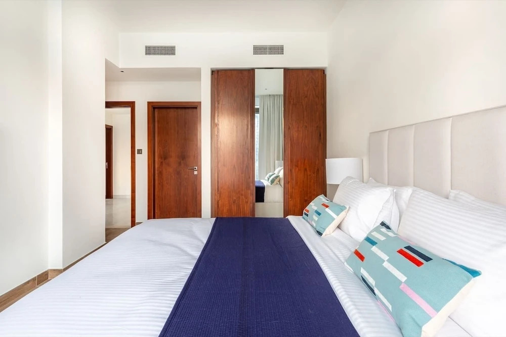 Дубай: Distinctively Superior 2BR With Splendid Marina Views!