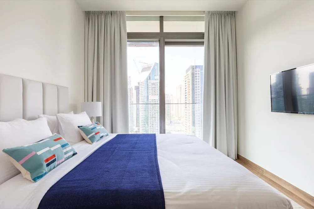 Дубай: Distinctively Superior 2BR With Splendid Marina Views!