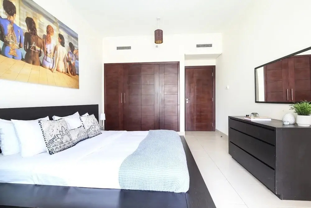 Bright and Spacious 1BR in Downtown Dubai — фото 5