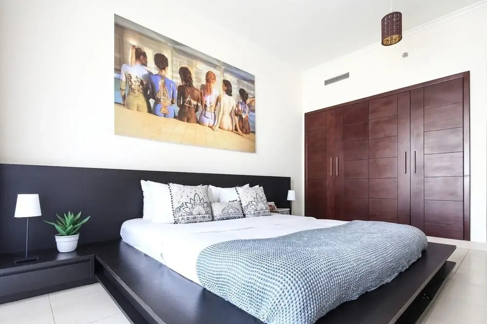 Bright and Spacious 1BR in Downtown Dubai — фото 2