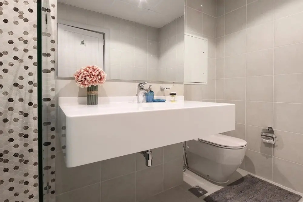 Дубай: Elegant + Upscale 3BR in JBR With Full Sea Views!