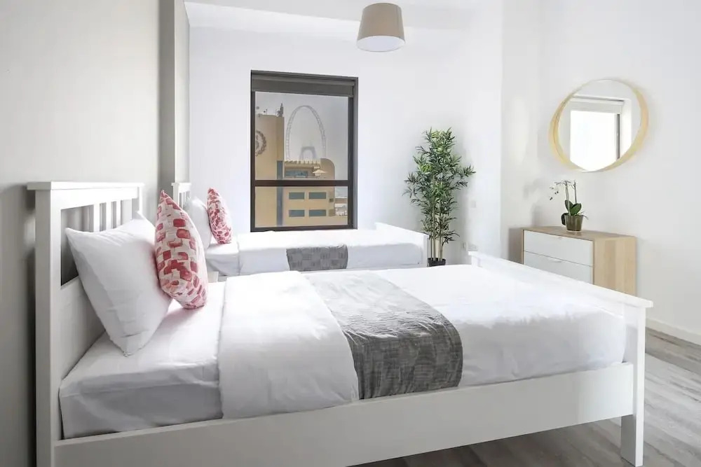 Дубай: Elegant + Upscale 3BR in JBR With Full Sea Views!