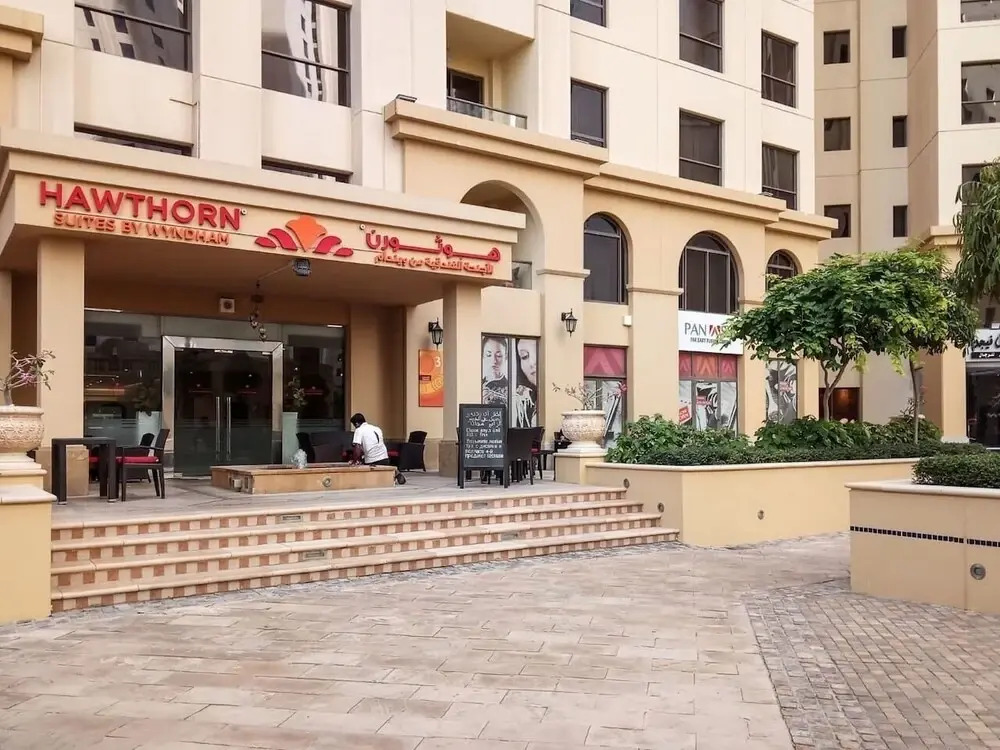 Дубай: Elegant + Upscale 3BR in JBR With Full Sea Views!