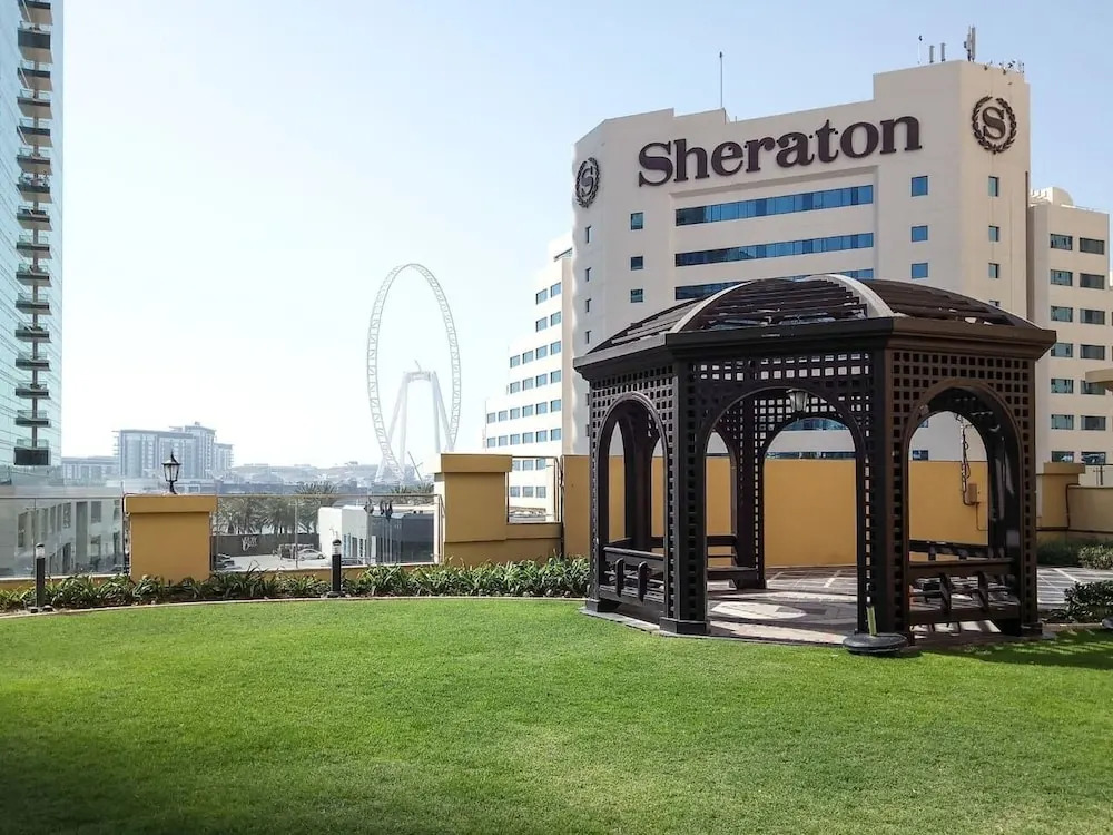 Дубай: Elegant + Upscale 3BR in JBR With Full Sea Views!