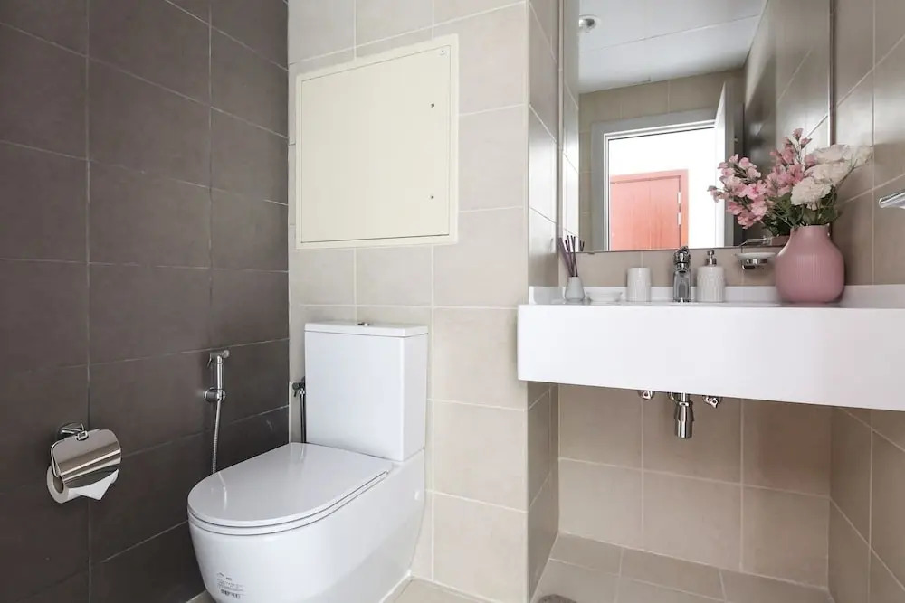 Дубай: Elegant + Upscale 3BR in JBR With Full Sea Views!