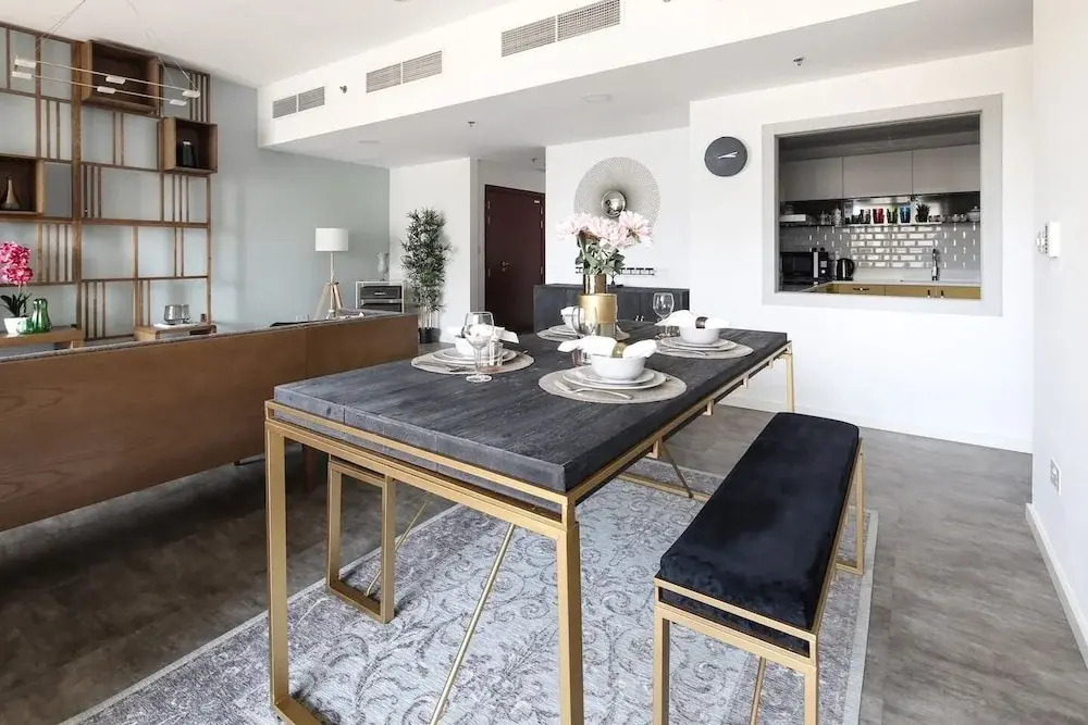 Дубай: Elegant + Upscale 3BR in JBR With Full Sea Views!