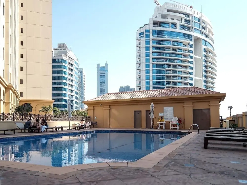 Дубай: Elegant + Upscale 3BR in JBR With Full Sea Views!