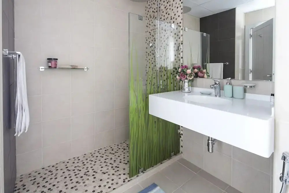 Дубай: Elegant + Upscale 3BR in JBR With Full Sea Views!