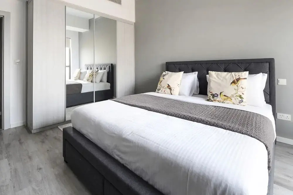 Дубай: Elegant + Upscale 3BR in JBR With Full Sea Views!