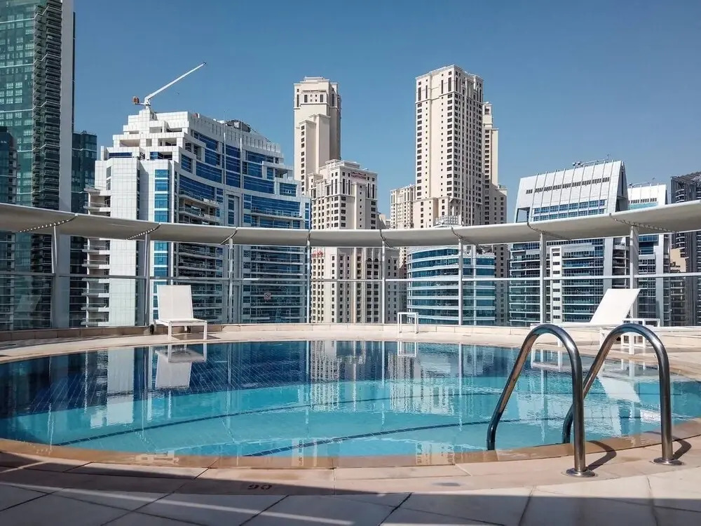 Дубай: 1BR in Dubai Marina With a Rooftop Pool!