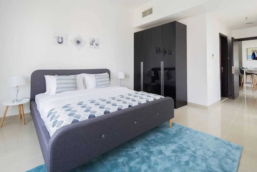 Дубай: Cozy 1BR Apartment in Heart of JLT