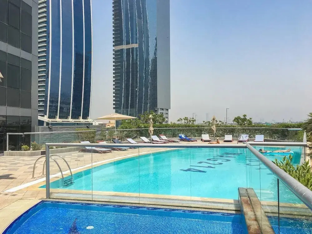 Дубай: Cozy 1BR With JLT Views!