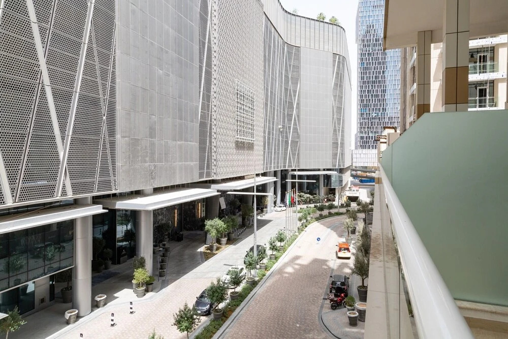 Дубай: Contemporary & Spacious 3BR Apartment in Downtown Dubai