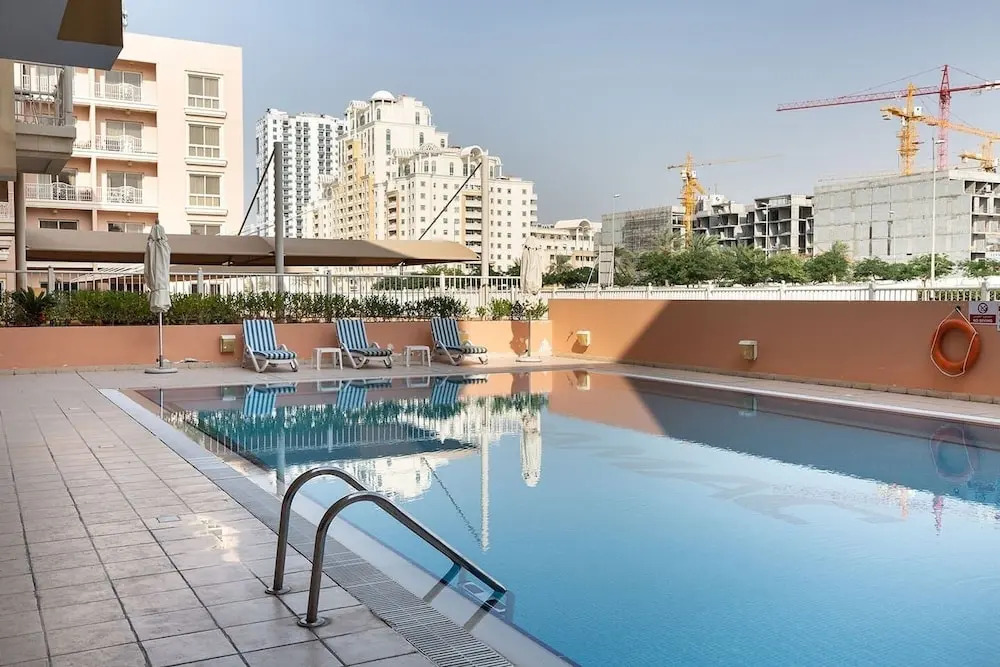 Bright & Spacious 1BR in JVC - Sleeps 3! — фото 4