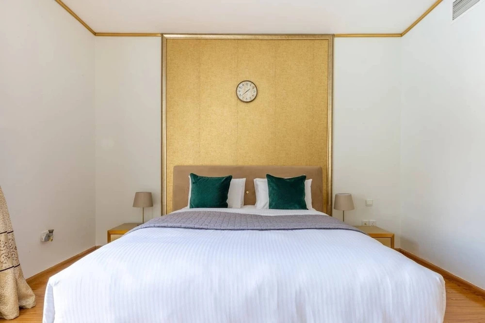 Bright & Spacious 1BR in JVC - Sleeps 3! — фото 2