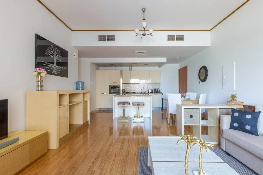 Bright & Spacious 1BR in JVC - Sleeps 3! — фото 3