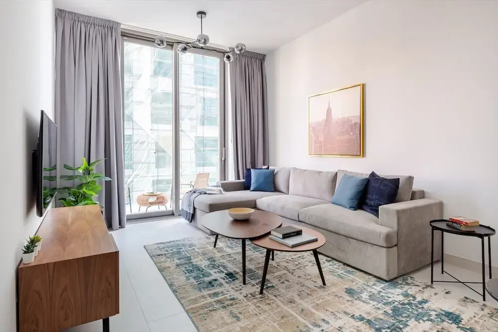 Дубай: Glamorous 1BR Apt on Palm Jumeirah - Near the Beach!