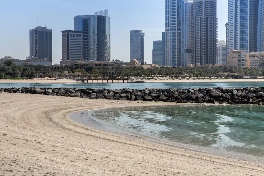 Дубай: Glamorous 1BR Apt on Palm Jumeirah - Near the Beach!