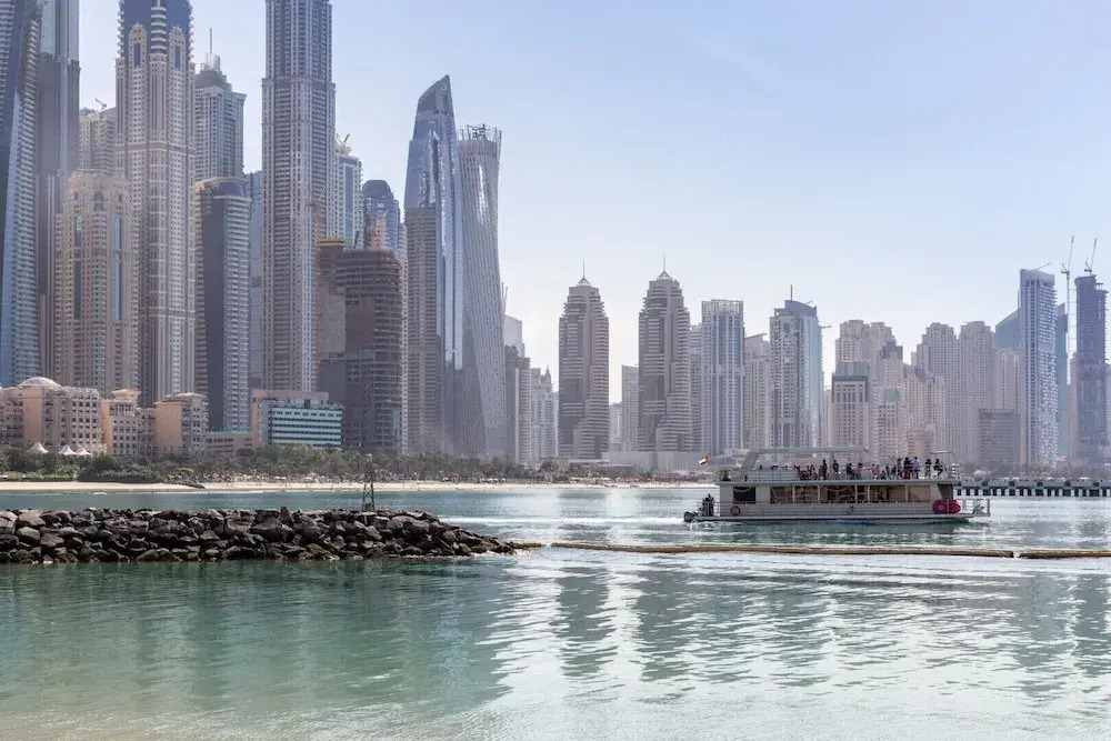 Дубай: Glamorous 1BR Apt on Palm Jumeirah - Near the Beach!