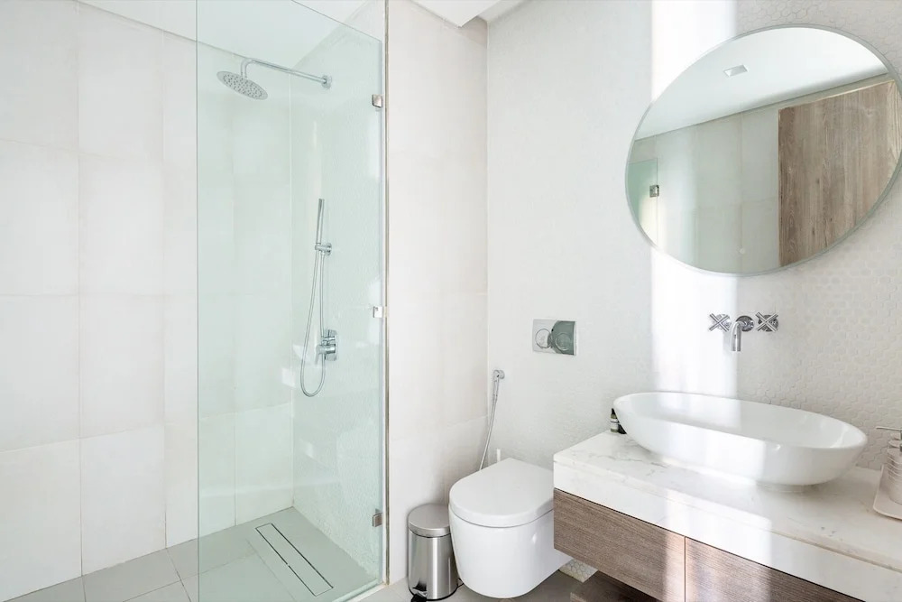 Дубай: Glamorous 1BR Apt on Palm Jumeirah - Near the Beach!