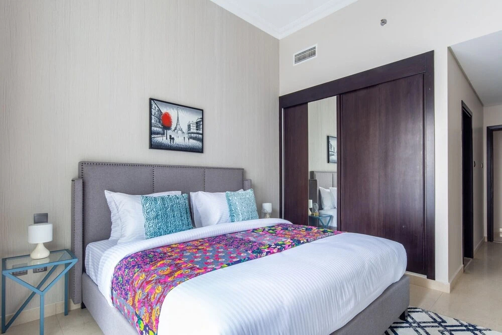 Дубай: Artistically Designed 3BR in Downtown Dubai - Sleeps 8!