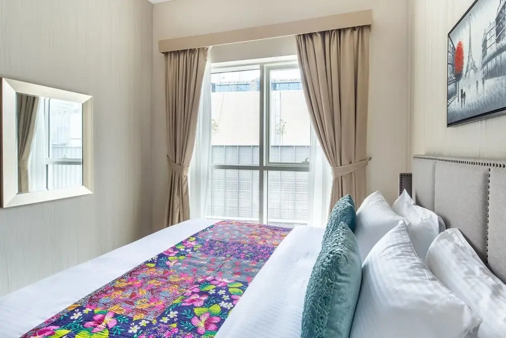 Artistically Designed 3BR in Downtown Dubai - Sleeps 8! — фото 3