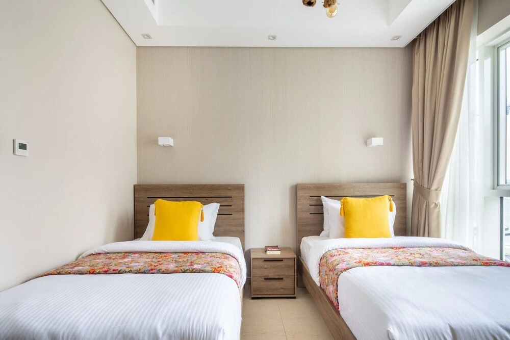 Дубай: Artistically Designed 3BR in Downtown Dubai - Sleeps 8!