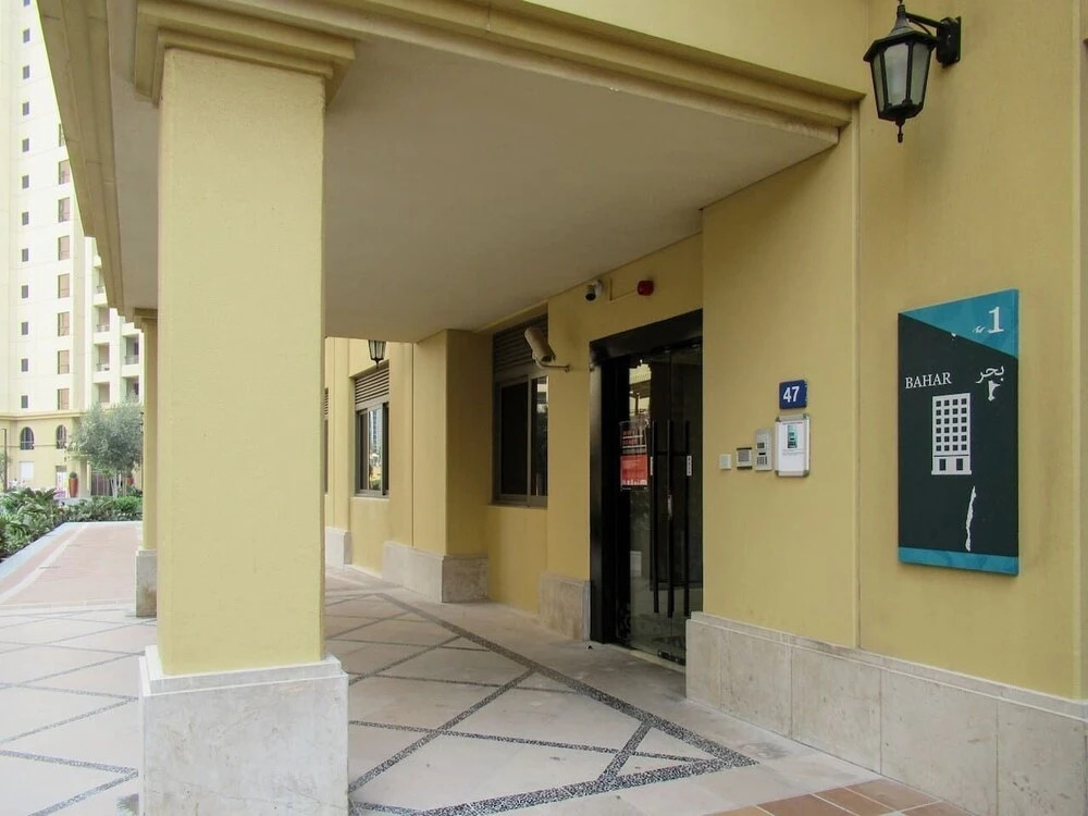 Дубай: Elegant 2BR in JBR With Stunning Marina Views!