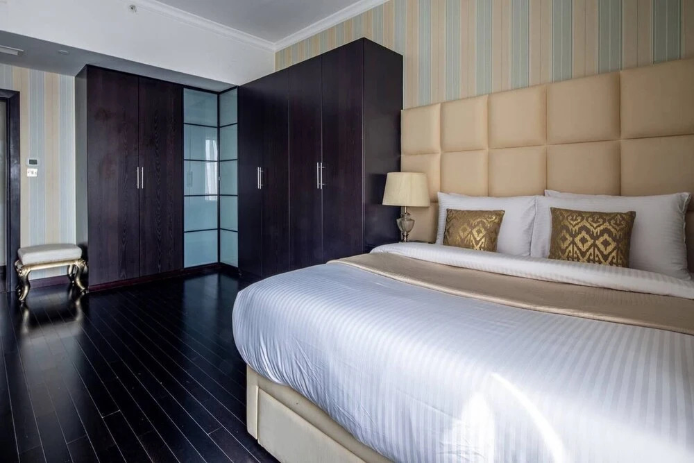 Дубай: Elegant 2BR in JBR With Stunning Marina Views!