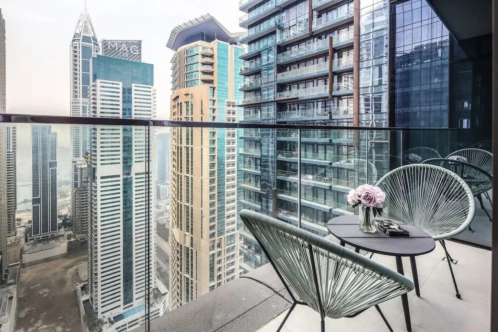 Дубай: Chic And Stylish 1BR With Grand Marina Views!