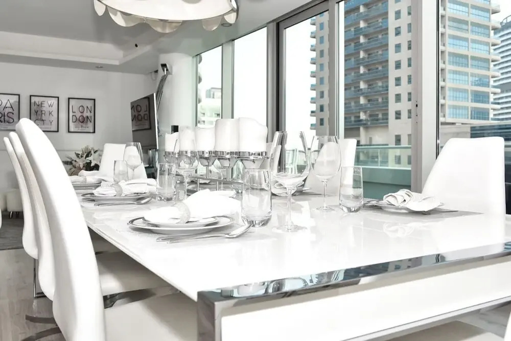 Дубай: Breathtaking 3BR With a Private Pool!