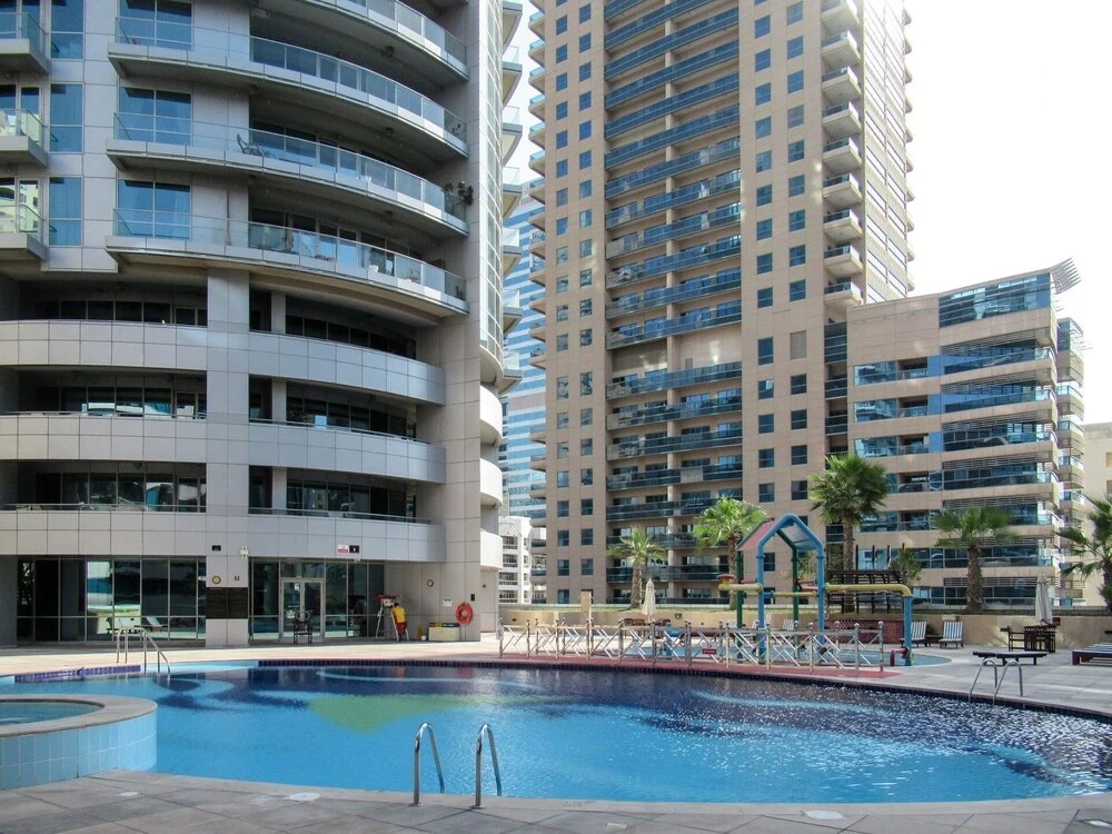 Дубай: Breathtaking 3BR With a Private Pool!