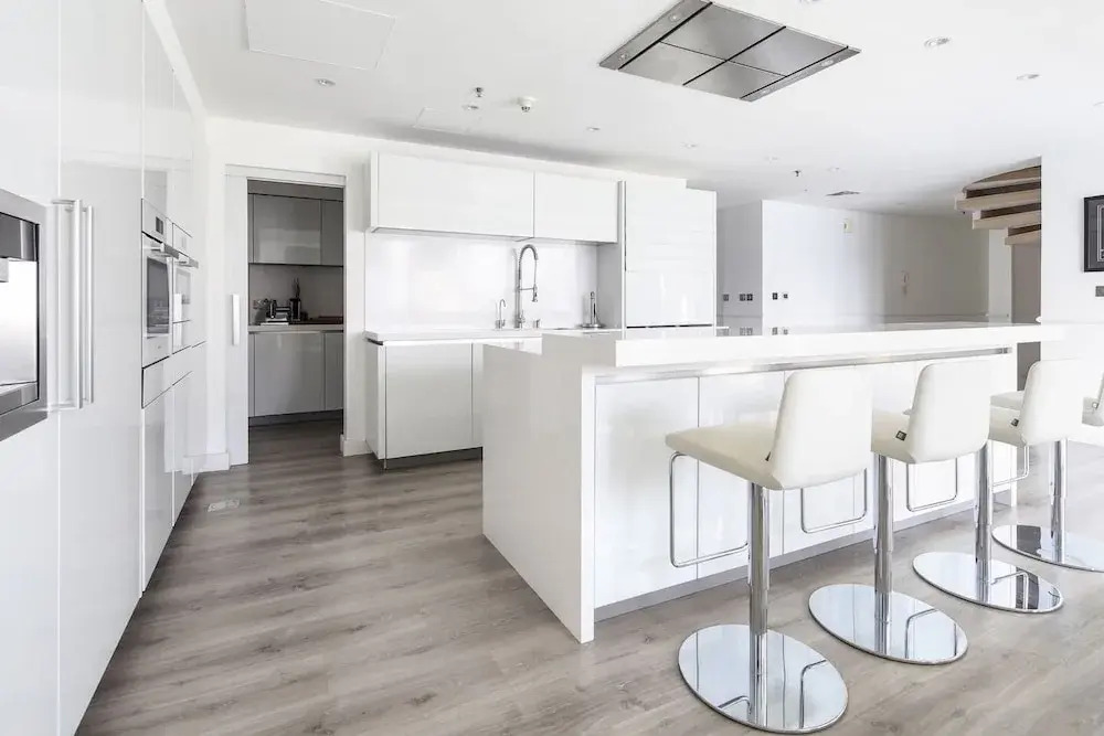 Дубай: Breathtaking 3BR With a Private Pool!