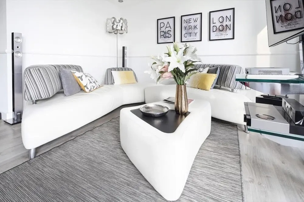 Дубай: Breathtaking 3BR With a Private Pool!