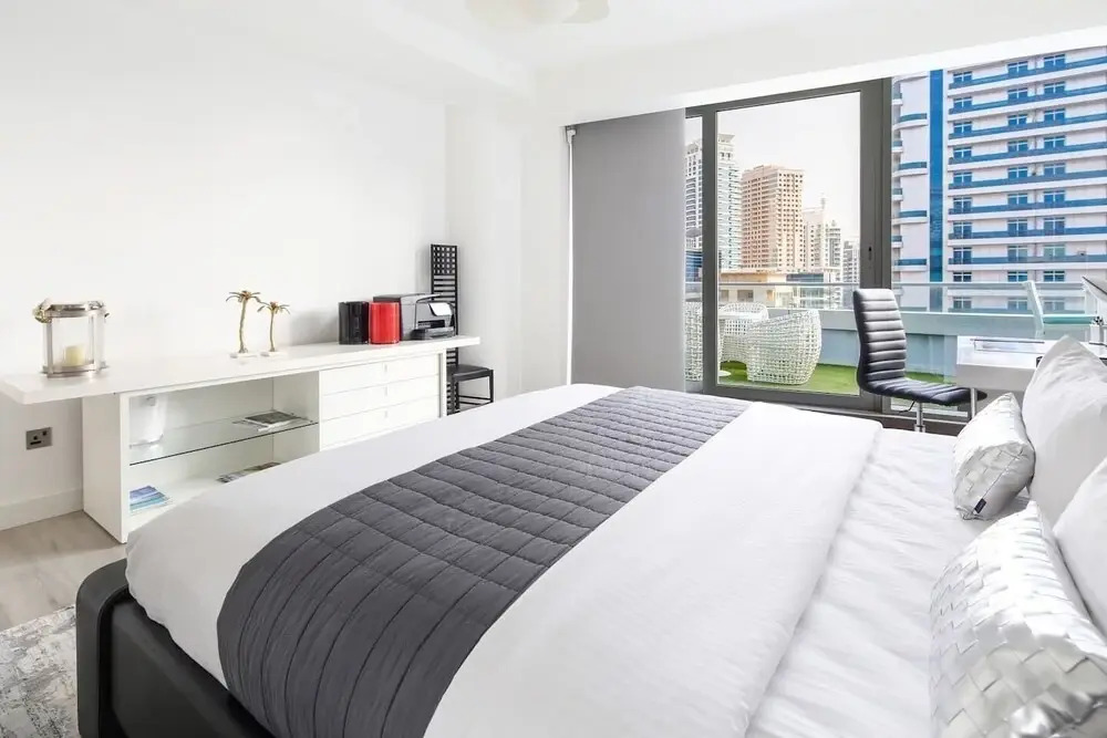 Дубай: Breathtaking 3BR With a Private Pool!