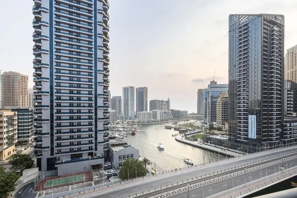 Дубай: Breathtaking 3BR With a Private Pool!