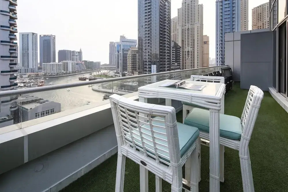 Дубай: Breathtaking 3BR With a Private Pool!