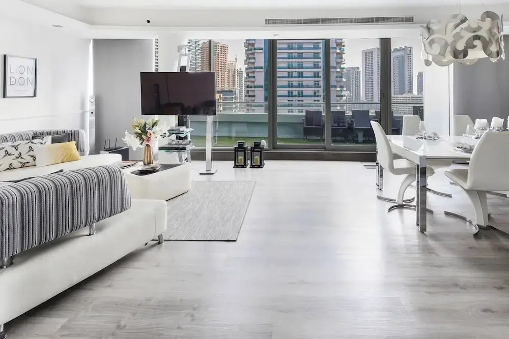 Дубай: Breathtaking 3BR With a Private Pool!