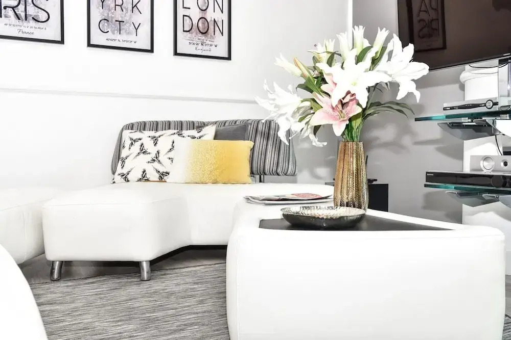 Дубай: Breathtaking 3BR With a Private Pool!