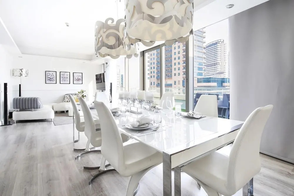 Дубай: Breathtaking 3BR With a Private Pool!