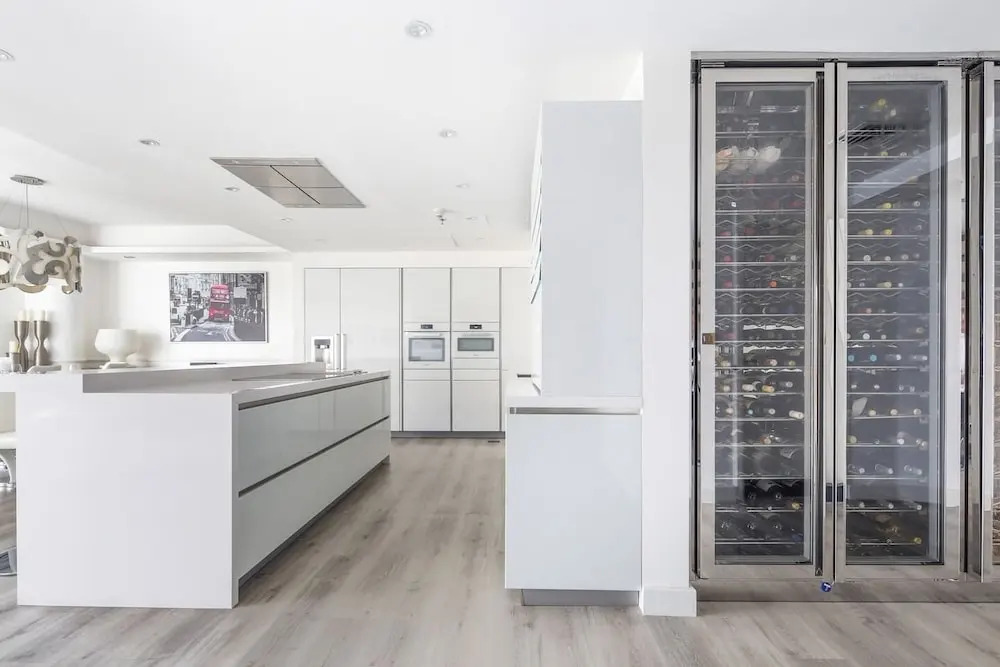 Дубай: Breathtaking 3BR With a Private Pool!