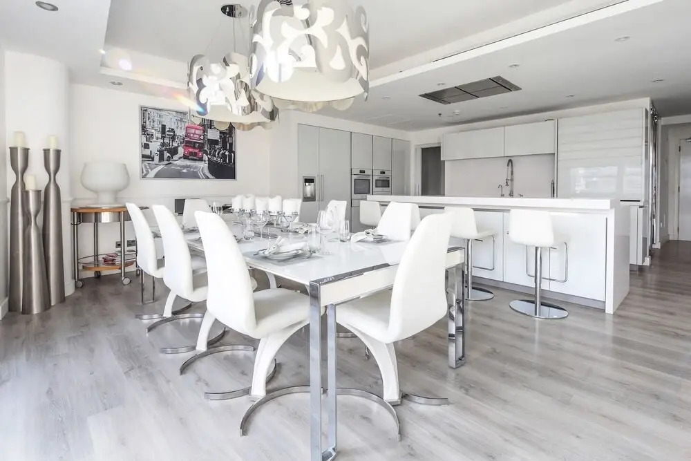 Дубай: Breathtaking 3BR With a Private Pool!