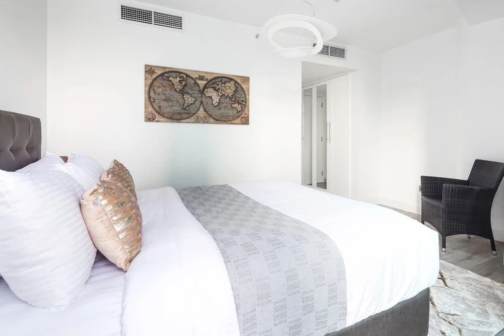 Дубай: Breathtaking 3BR With a Private Pool!