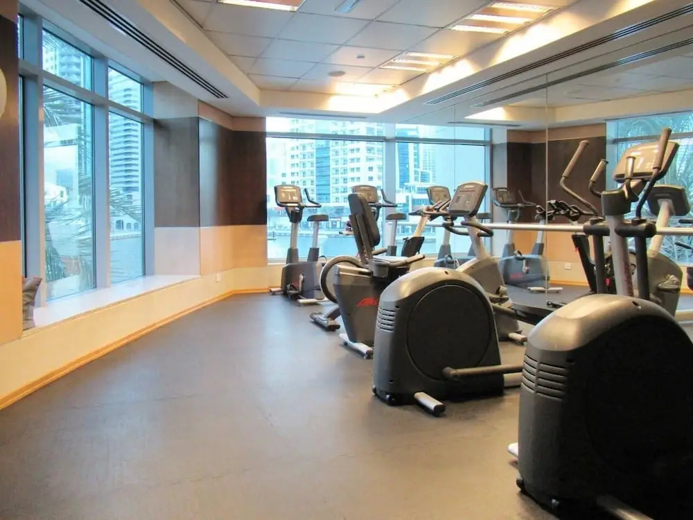 Дубай: Cool & Bright 1BR w/ Exhilarating Marina Views!