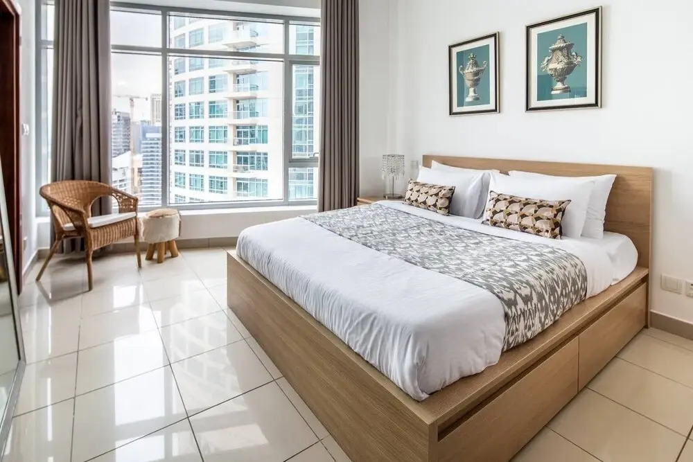 Дубай: Cool & Bright 1BR w/ Exhilarating Marina Views!