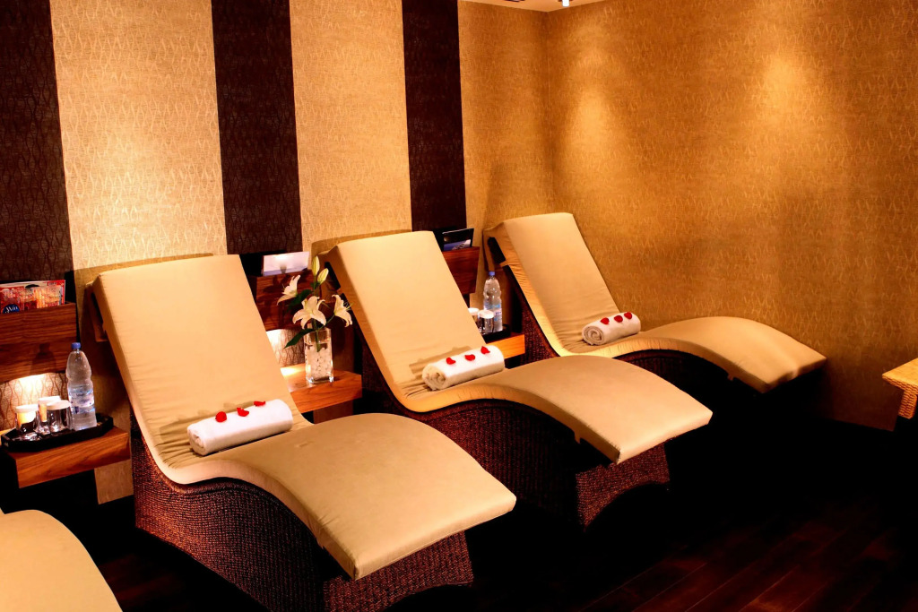 Дубай: Crowne Plaza Hotel Deira 2