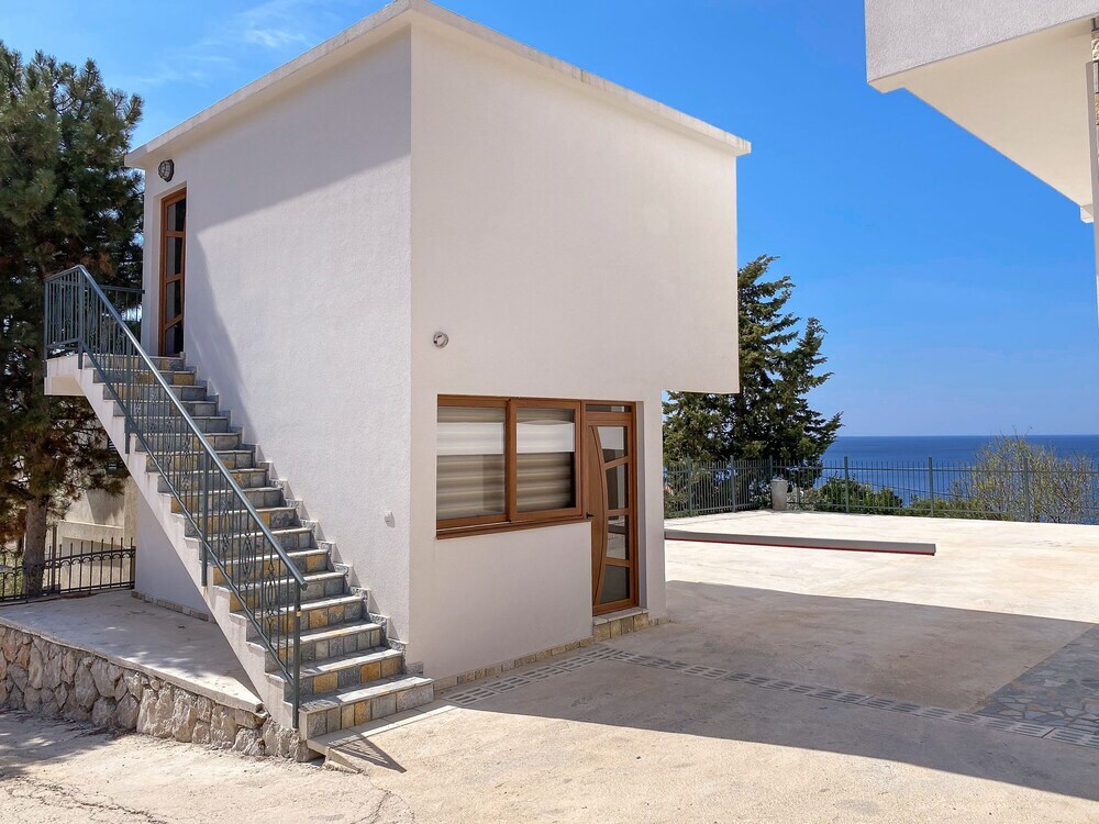 Бар: Arabela 2 Apartments