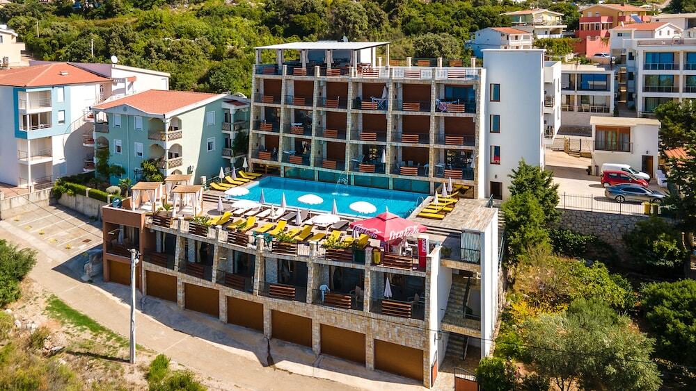 Бар: Arabela 2 Apartments