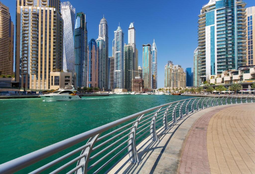 Дубай: Stunning 4 Bedroom in Dubai Marina Apartments