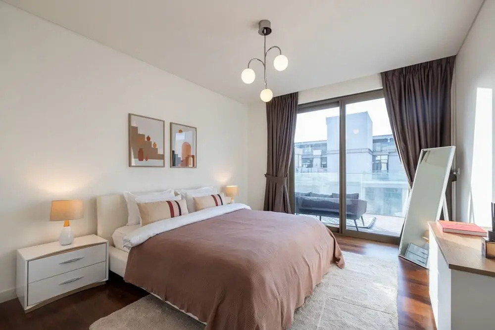 Дубай: Experience Serene Living in City Walk 14